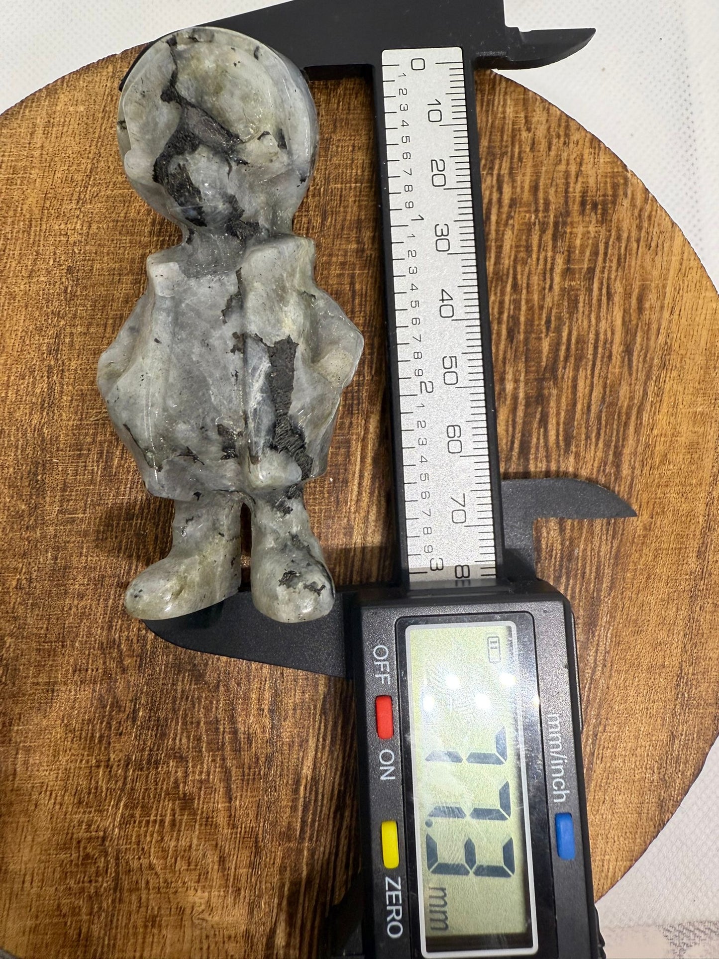 Labradorite skull boy