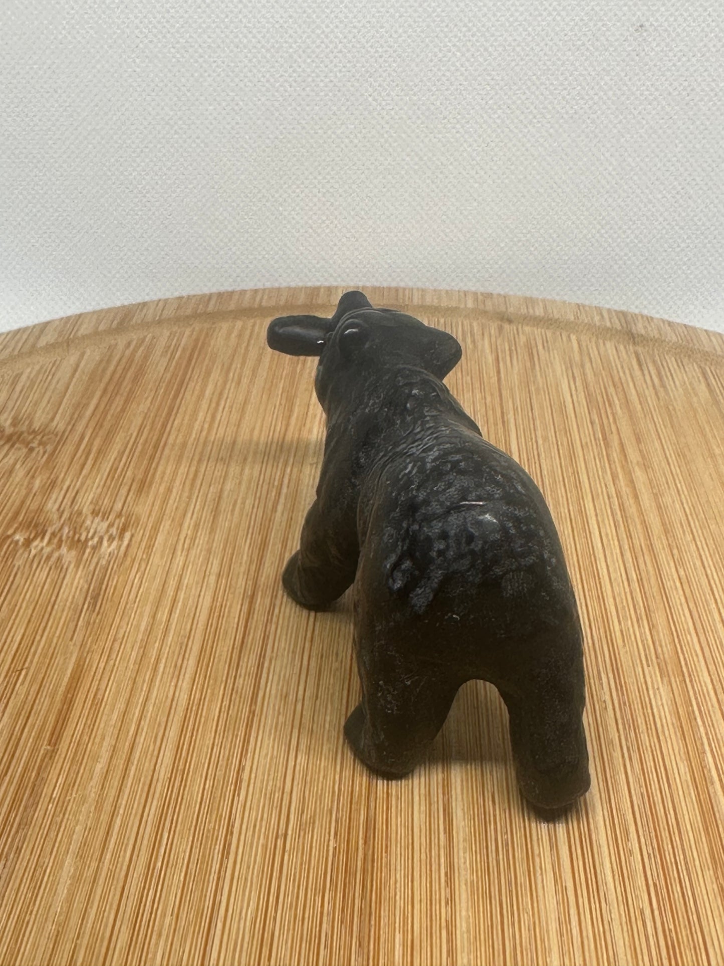 Obsidian bear